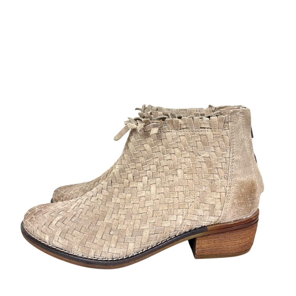 Very Volatile Womens 7.5 Tan Woven Suede Fringe Ankle Boots Boho Western